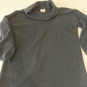 Isabel maternity fleece top size M, 3/4 sleeves